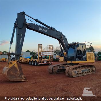 Escavadeira John Deere 200G