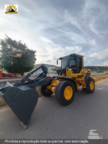 Pá Carregadeira Volvo L60F