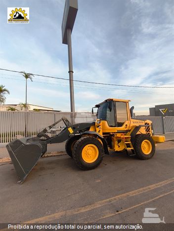 Pá Carregadeira Volvo L60F