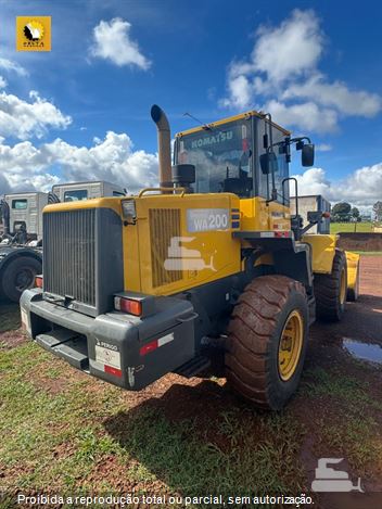 Pá Carregadeira Komatsu WA200