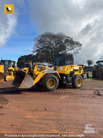 Pá Carregadeira Komatsu WA200