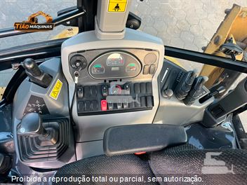 Retro Escavadeira Caterpillar 416F2