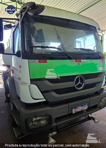 Caminhão Mercedes-Benz Axor 3131 6x4 2p (diesel)(E5)