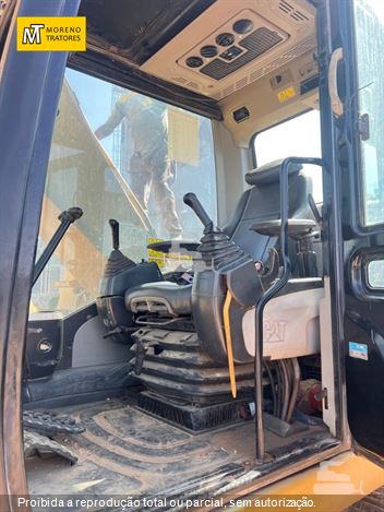 Escavadeira Caterpillar 320DL