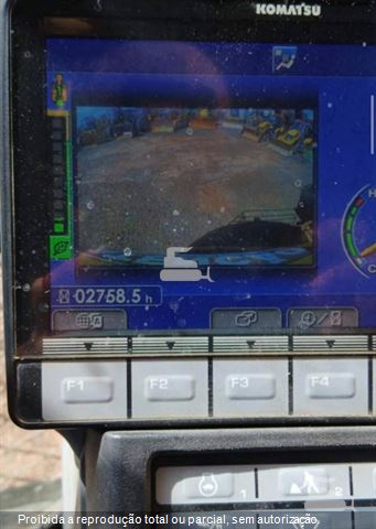 Escavadeira Komatsu PC210