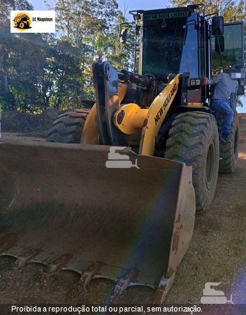 Pá Carregadeira New Holland W130 B