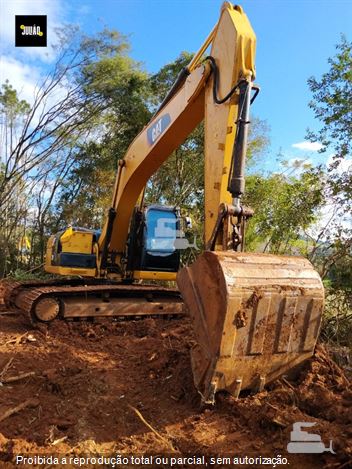 Escavadeira Caterpillar 320D2L
