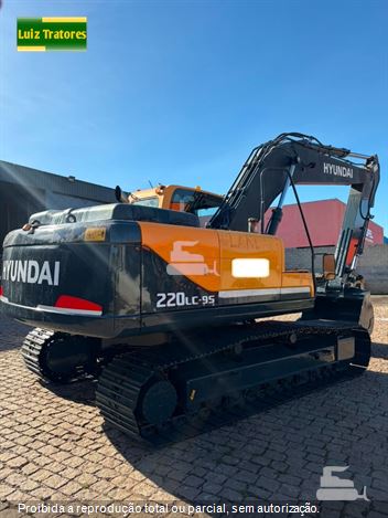 Escavadeira Hyundai R220LC-9S