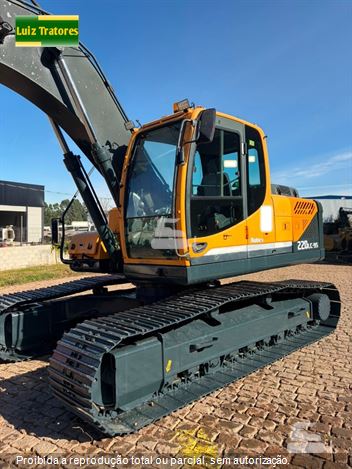 Escavadeira Hyundai R220LC-9S