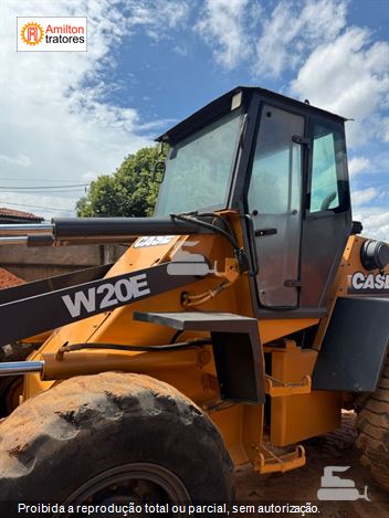 Pá Carregadeira Case W20E