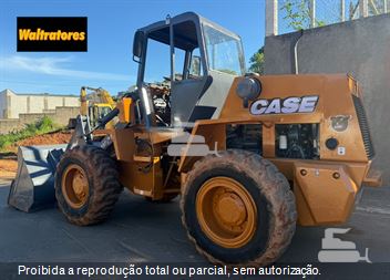 Pá Carregadeira Case W20E