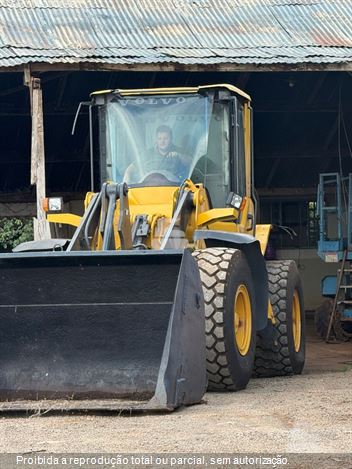Pá Carregadeira Volvo L70F