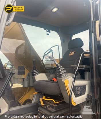 Escavadeira Caterpillar 320GC