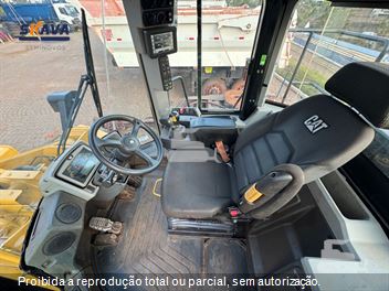 Pá Carregadeira Caterpillar 966L