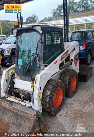 Mini-Carregadeira Bobcat S450