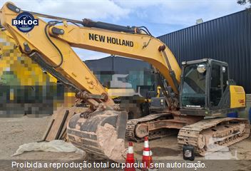 Escavadeira New Holland E215 C