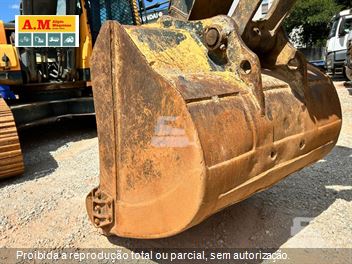 Escavadeira Hyundai R220LC-9