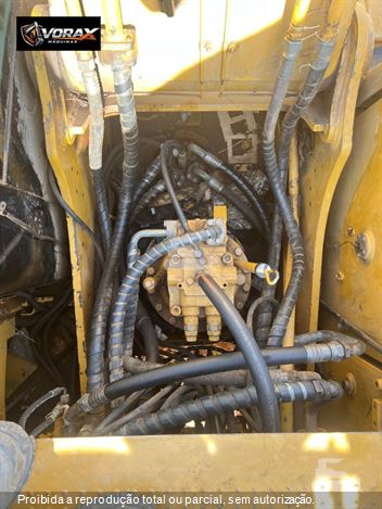 Escavadeira Caterpillar 320DL