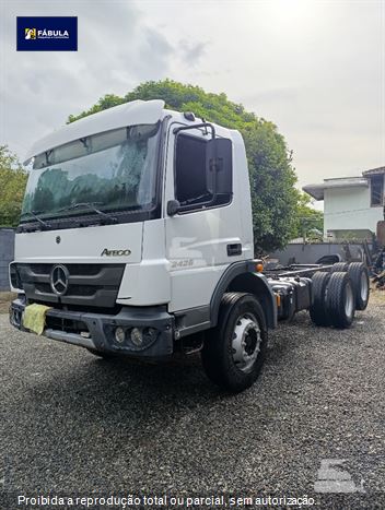 Caminhão Mercedes-Benz Atego 2426 6x2 2p (Diesel) (E5)
