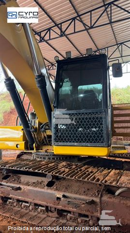 Escavadeira Caterpillar 320
