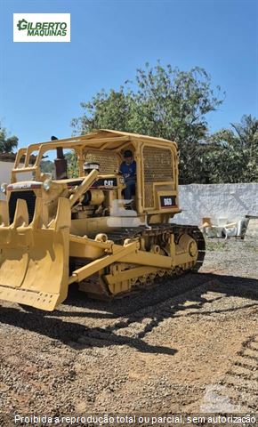 Trator de Esteira Caterpillar D6D