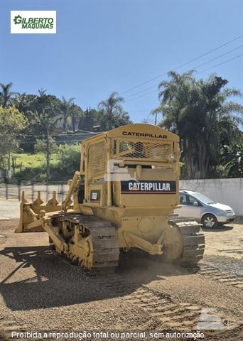 Trator de Esteira Caterpillar D6D