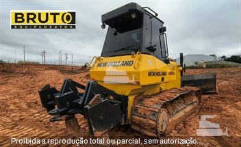 Trator de Esteira New Holland D150 B
