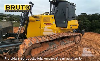 Trator de Esteira New Holland D150 B