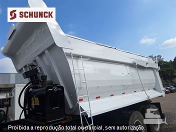 Caminhão Mercedes-Benz Axor 2831 6x4 2p (diesel)
