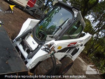 Mini-Carregadeira Bobcat S570