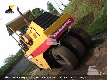 Rolo Compactador Dynapac CP221