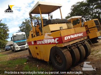 Rolo Compactador Dynapac CP221