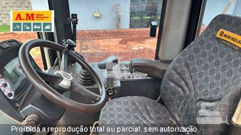 Pá Carregadeira New Holland W130 B