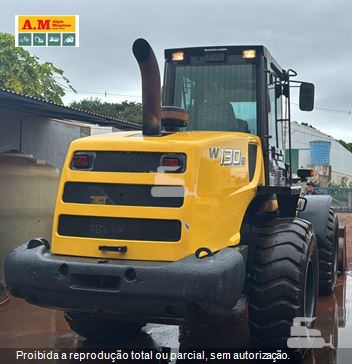 Pá Carregadeira New Holland W130 B