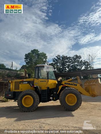 Pá Carregadeira Komatsu WA200