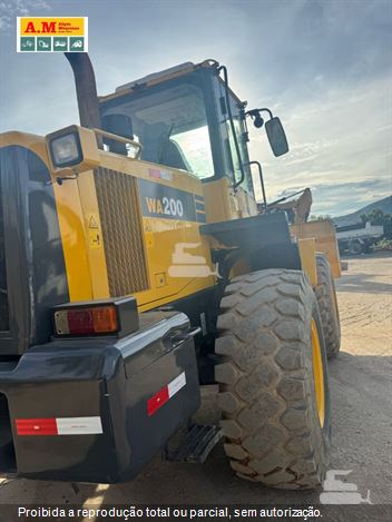 Pá Carregadeira Komatsu WA200