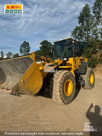Pá Carregadeira Komatsu WA200
