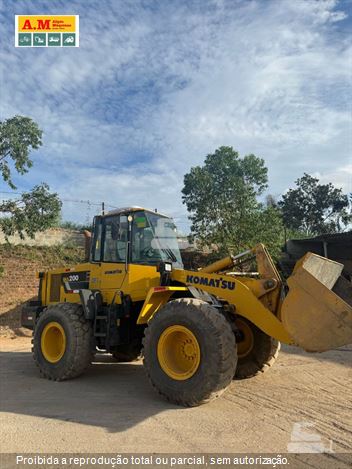 Pá Carregadeira Komatsu WA200
