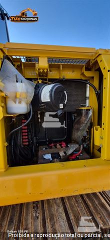 Escavadeira Komatsu PC130