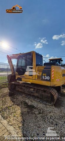 Escavadeira Komatsu PC130