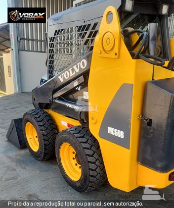 Mini-Carregadeira Volvo MC60