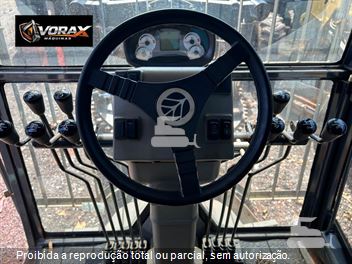 Motoniveladora New Holland RG170B