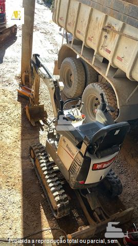Mini-Escavadeira Bobcat E10