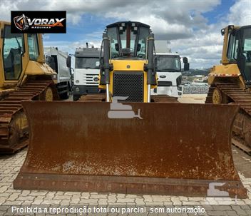 Trator de Esteira New Holland D150 B