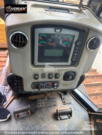 Trator de Esteira Caterpillar D6N XL