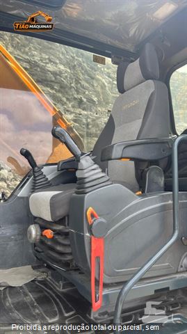 Escavadeira Hyundai R260LC-9