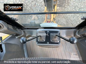 Retro Escavadeira Caterpillar 416E