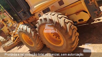 Motoniveladora New Holland RG170B