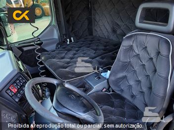 Caminhão Volvo VM 260 6X2 2p (diesel)