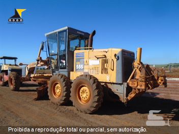 Motoniveladora Komatsu GD555-3